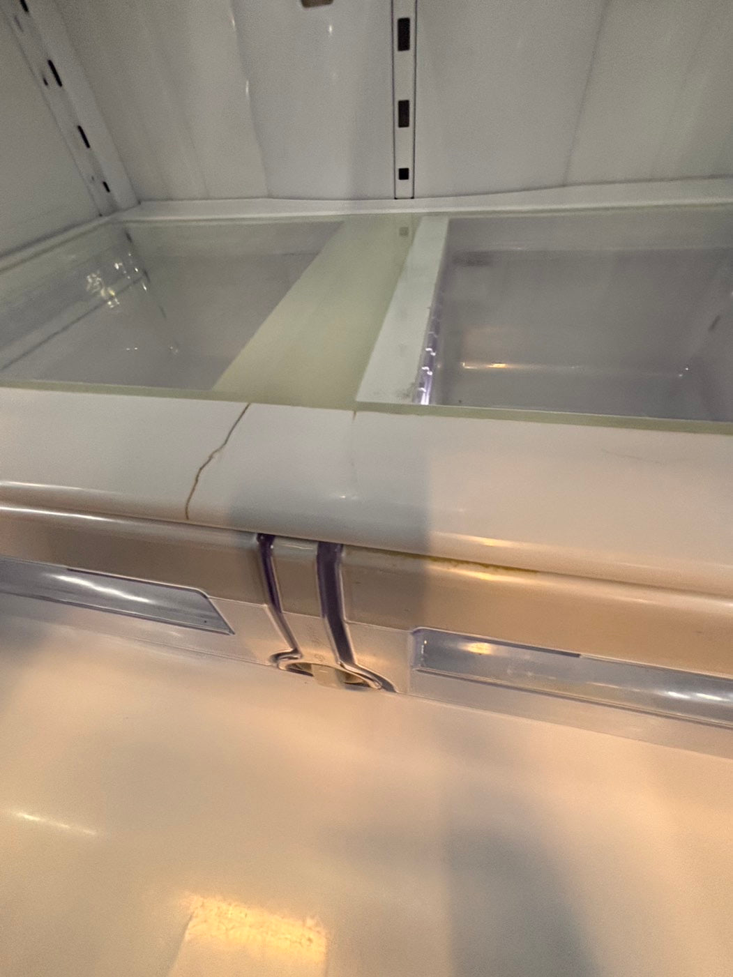 >*special 🔥Samsung 33” wide 4-doors French door Refrigerator 33w x 69h 30”1/2depth. /stainless steel w/ ice water dispenser 33" #RFSXQ38B
