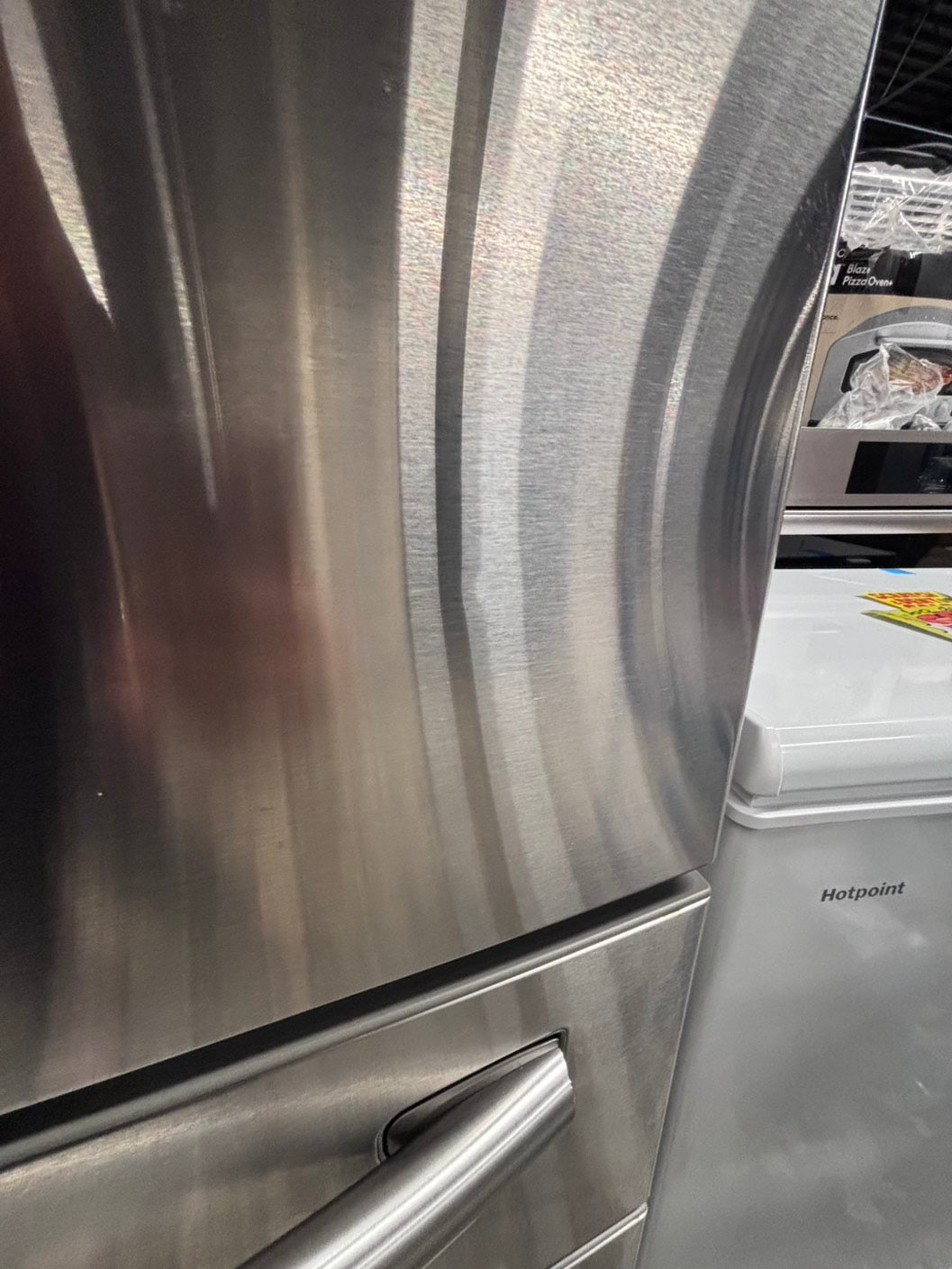 >*Samsung 4-doors French door Refrigerator 33w x 69h 30”1/2depth. /stainless steel w/ ice water dispenser 33" #RL7Q21QB