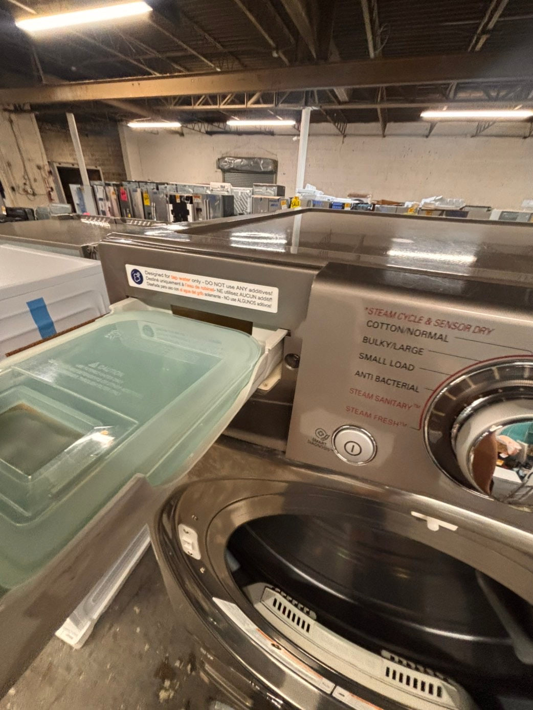 >*Used-great conditions refurbished LG steam washer 4.5cu ft & electric steam dryer 7.5 cu ft large capacity set electric 220v front load stackable or side by side - sensor dry He in silver-gray  #WR15SET