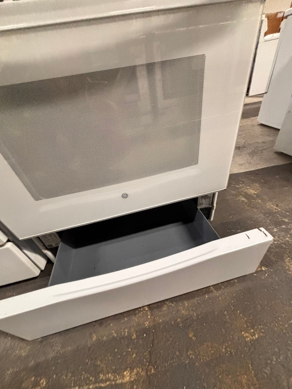 >GE Gas range 4 burner bake broil Hi/Lo self clean in white used-Refurbished 30” #GERR6TB