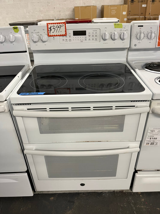 GE electric range 5 burner warming zone convection bake broil roast hi/lo in white  30” #RF902UB