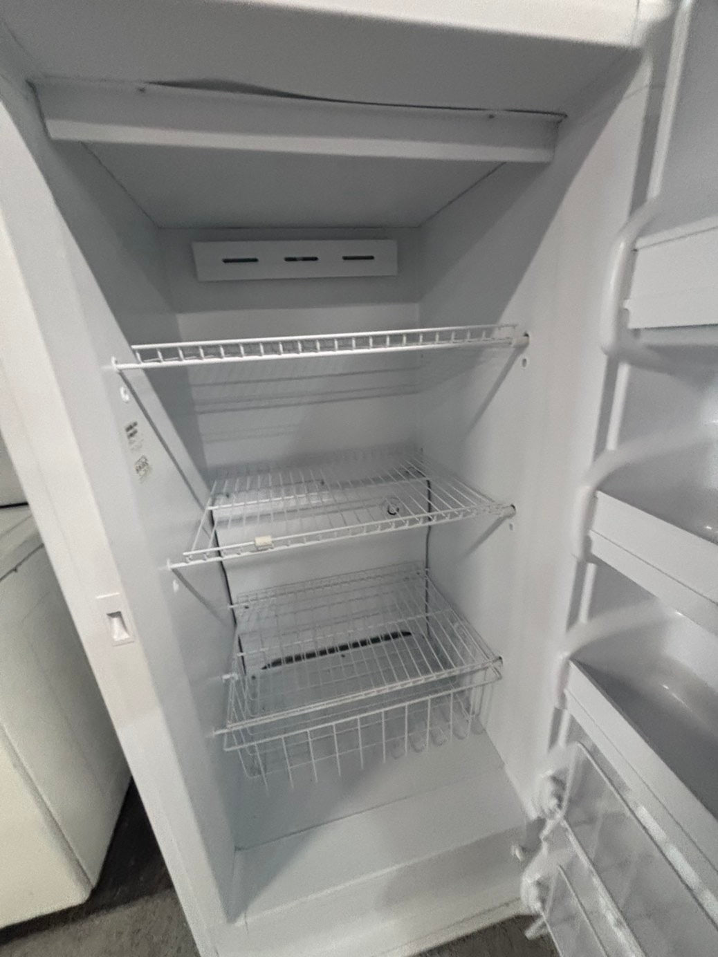 >>special 💥Frigidaire up-right freezer white 14.cu.ft Refurbished-used #FKU1514B