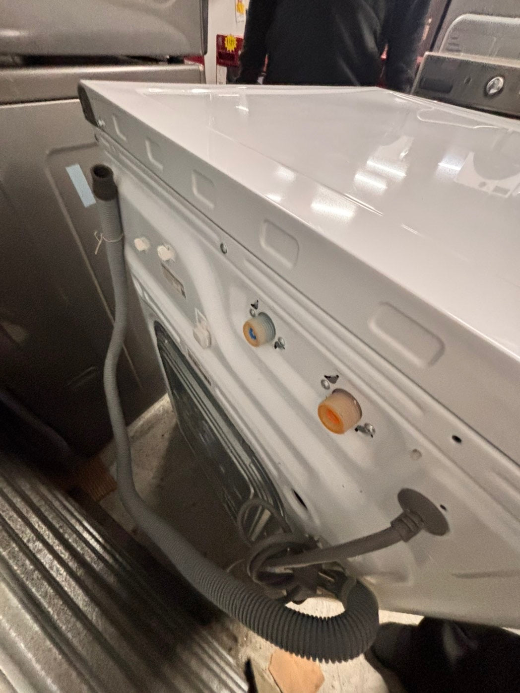 >Samsung white washer 4.5cu. ft. Large capacity, in great condition 27” stackable or side by side  used-refurbished  #SW6RZ4