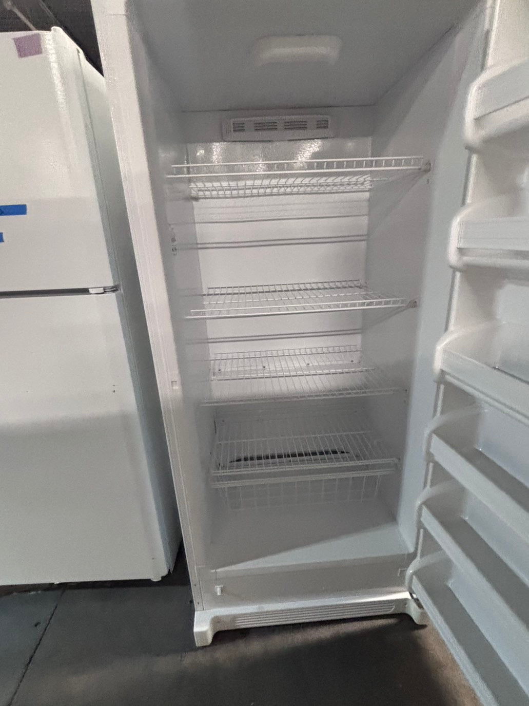 >>GE up-right freezer white 21 cu.ft Refurbished-used #RFF20CZ1B
