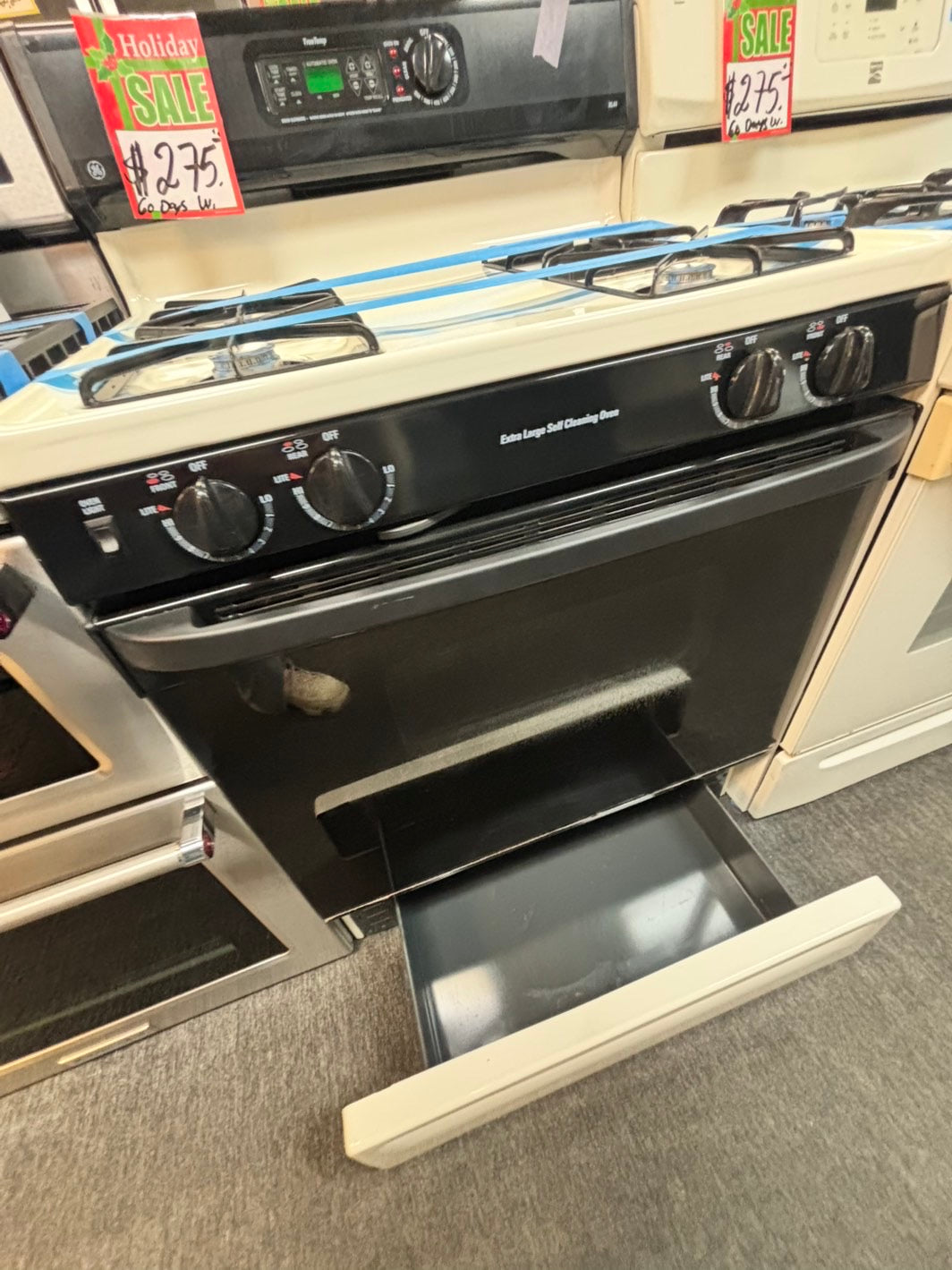 *🎄Holidays Sale 🎁 GE range 4 burner bake broil in off white & black  used-Refurbished 30” #GR88F3L