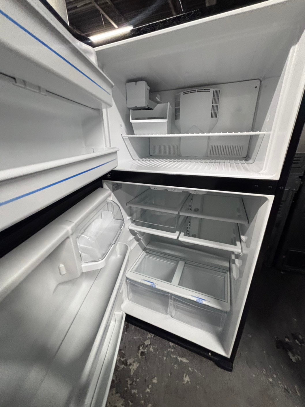 >*GE 33”x 66h Top freezer fridge, stainless steel with ice maker inside used-refurbished #RRFG641B