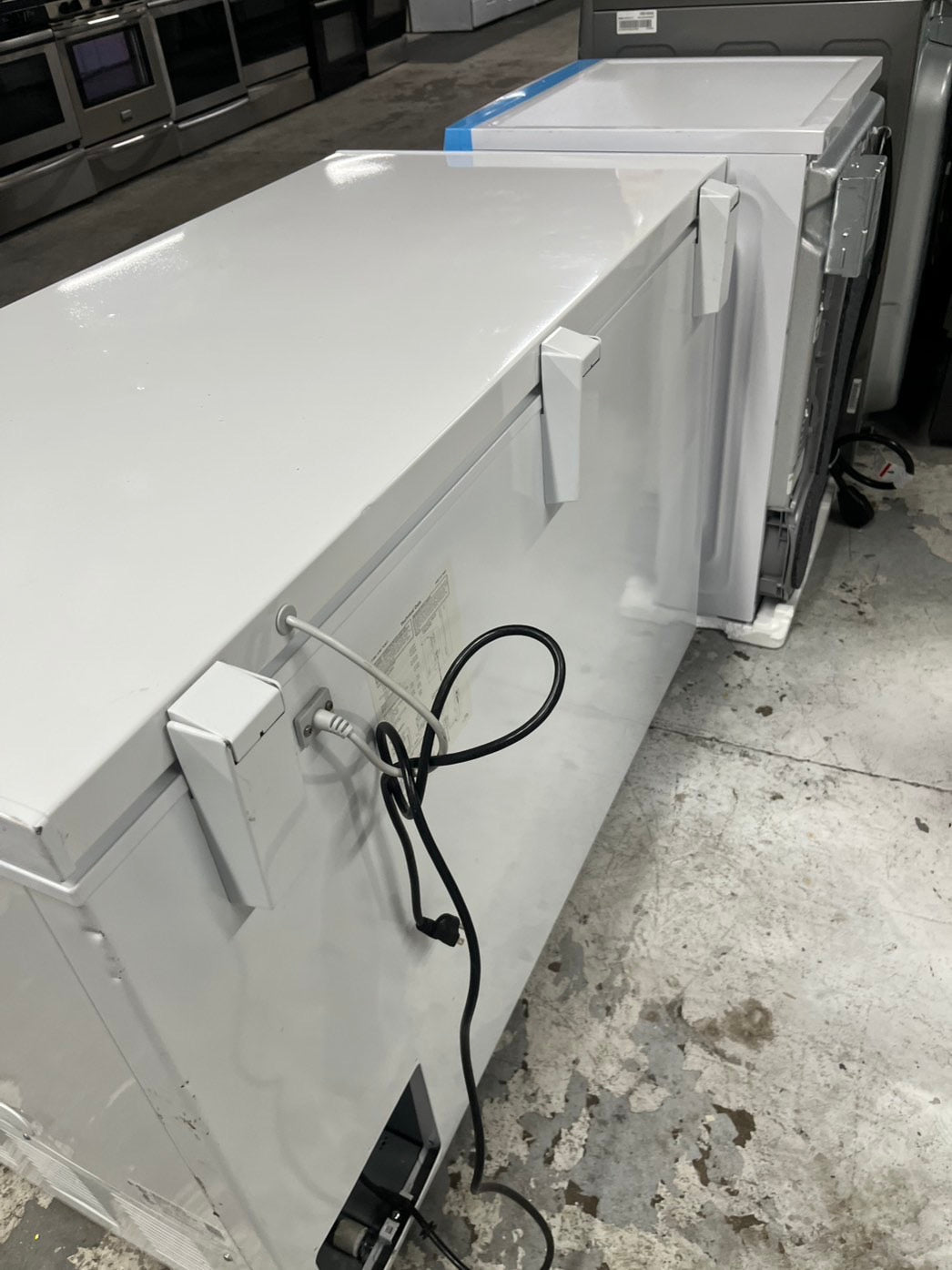 🎁🎄Holiday Sale‼️ GE® ENERGY STAR® 10.6 Cu. Ft. Manual Defrost Chest Freezer  white #CH108CVB