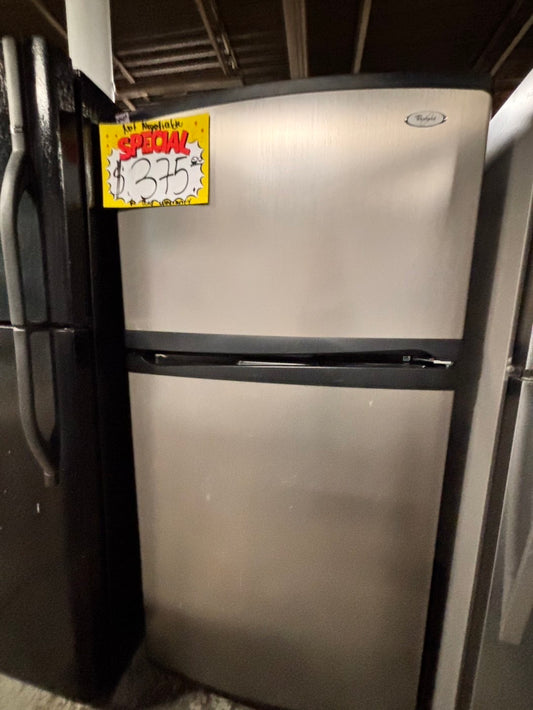 >Special🎈Whirlpool 33” Top freezer fridge in stainless steel color               used-refurbished #RFQ213B