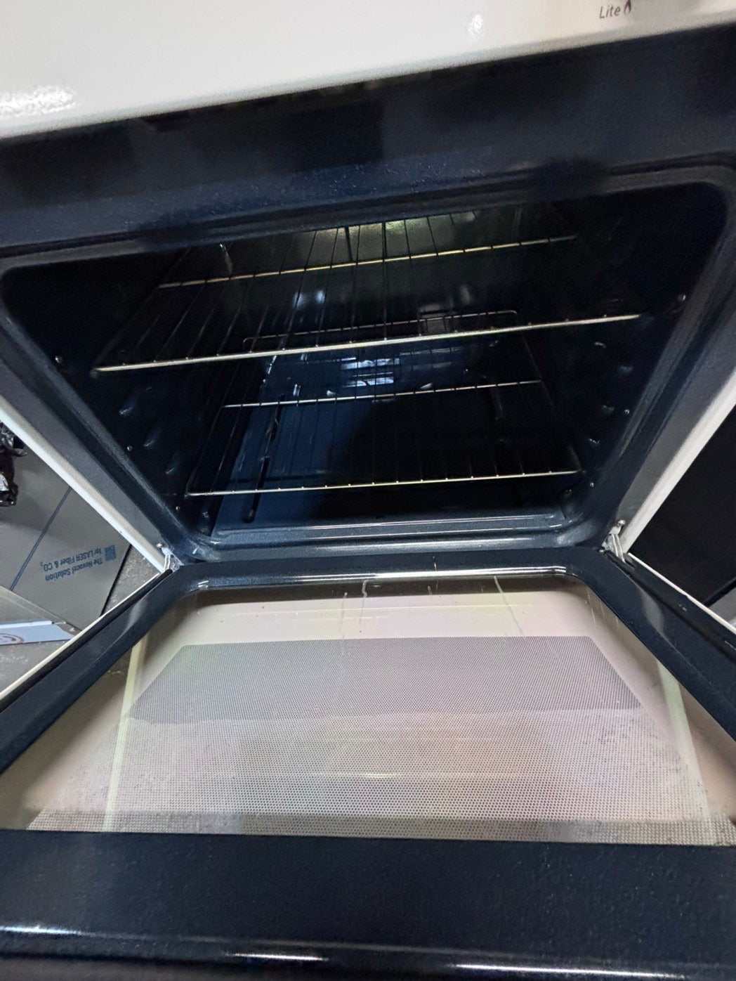 >*GE Gas range 4 burner bake broil Hi/Lo self clean in  off white used-Refurbished 30” #GGS52B