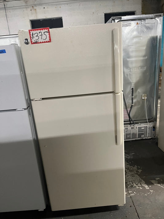 =28”Ge top freezer fridge off white used-refurbished #RFL56BB