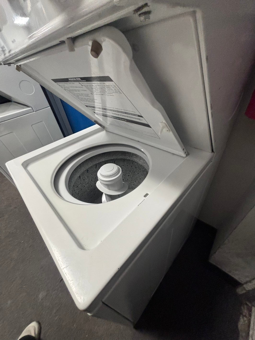 >Kenmore stacked laundry center Electric 220v washer & dryer set used -in white 24" #LC811L
