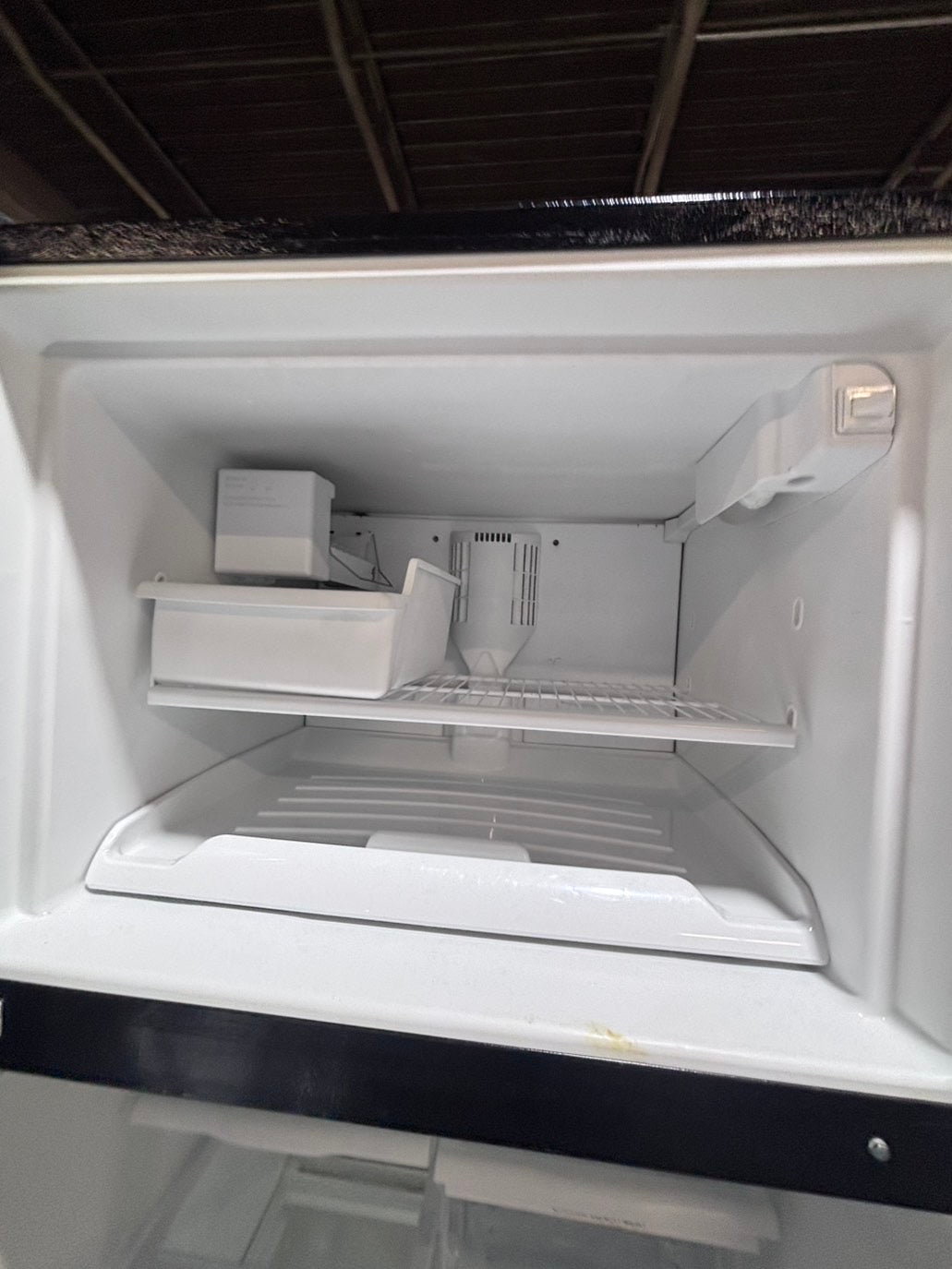 >*special🔥Whirlpool stainless steel top freezer refrigerator with ice maker inside used-refurbished 30" #RFT3SB