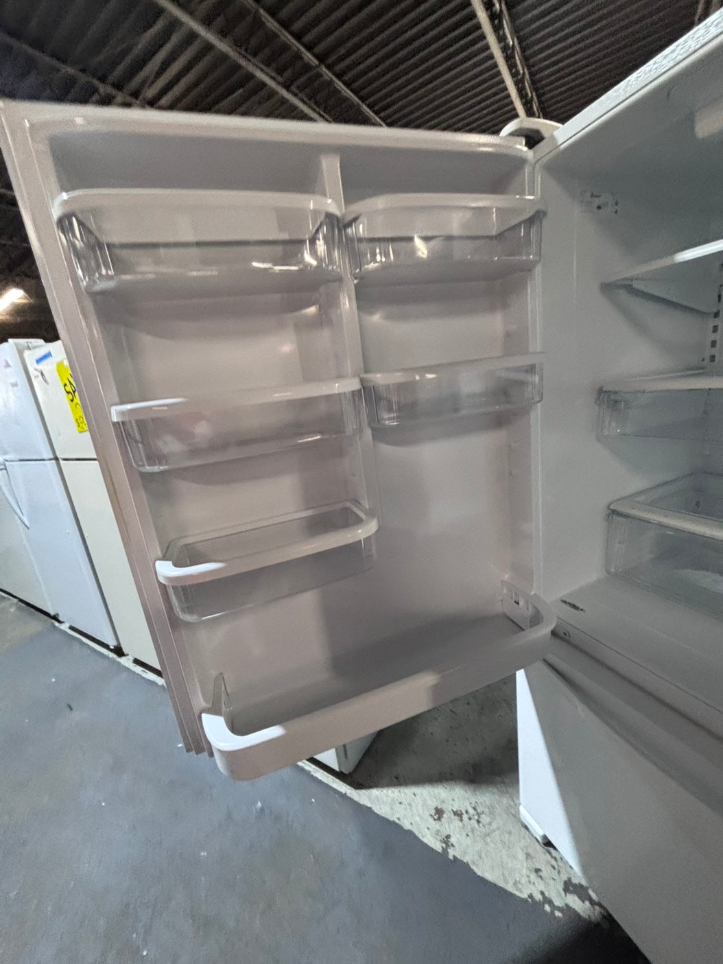 >>whirlpool 33” bottom freezer refrigerator no ice maker white color 33" used-refurbished #RFW9D5B