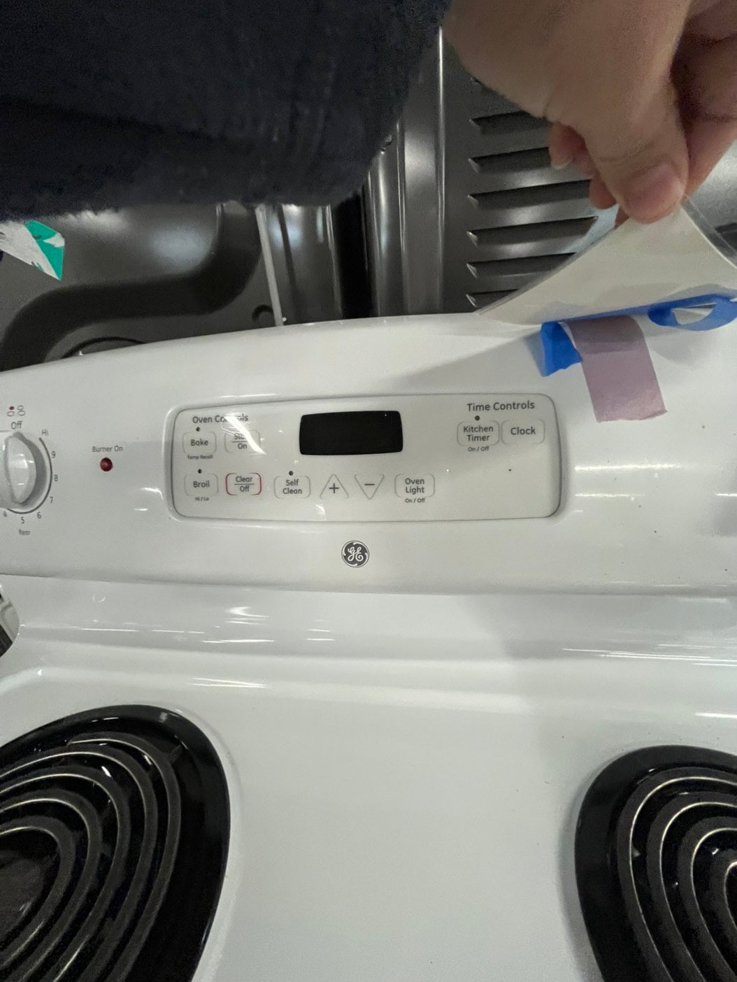 🎁🎄Holiday Sale‼️ white electric coil top electric range coil 220v 4 burner Refurbished in bake Broil self clean 30" #ERCl10B