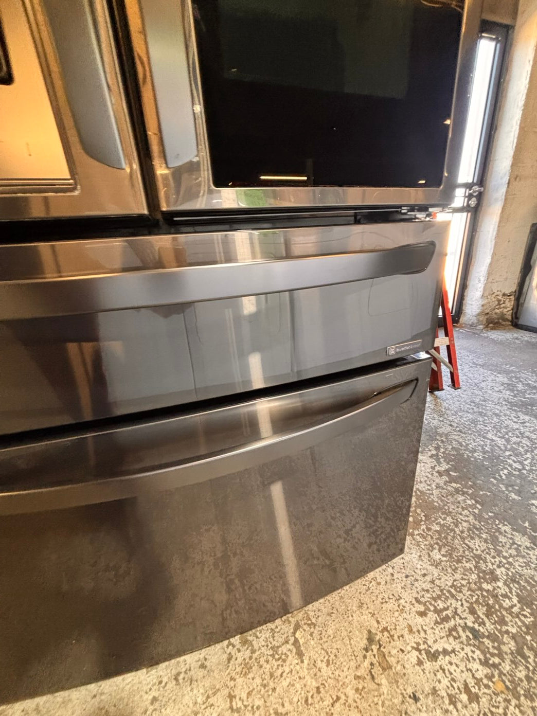 }}LG four door Refrigerator french doors full size 36”x 69” x 32”depth   black stainless steel w/ ice water dispenser great condition 36" used-refurbished #LGFBS324B