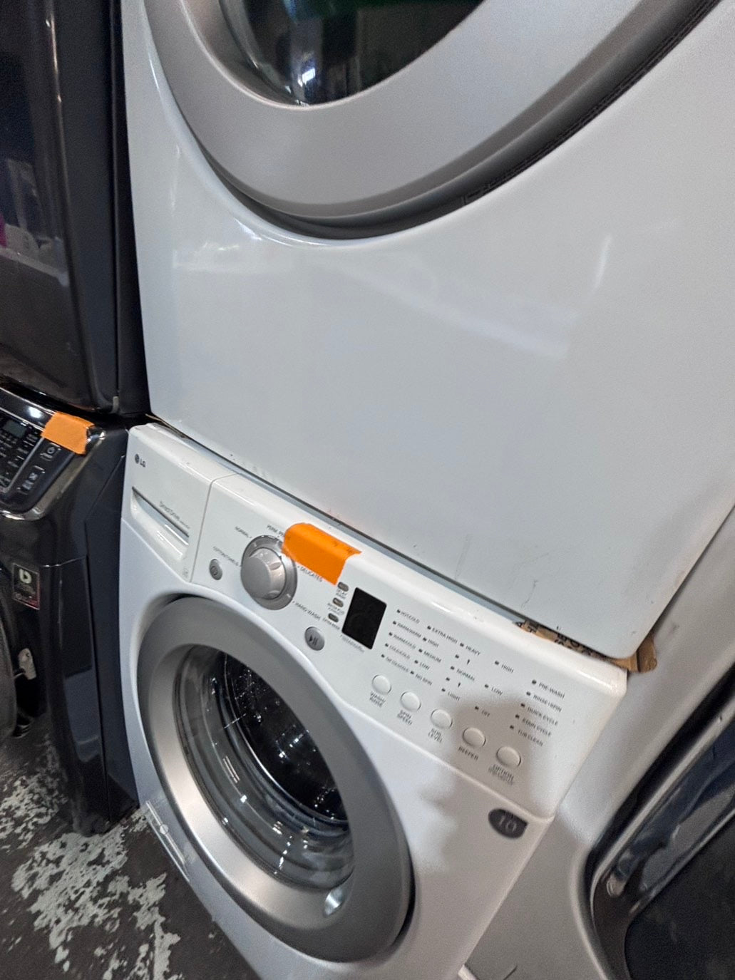 >*special 🔥LG GAS  washer large capacity& dryer steam set front load stackable or side by side white  27” in used-Refurbished #SFL3B6ET