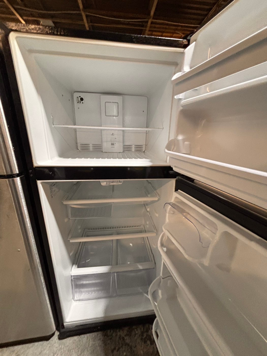 >*frigidaire  top freezer refrigerator stainless steel used-refurbished 30"x 681/2h #RFF21RB
