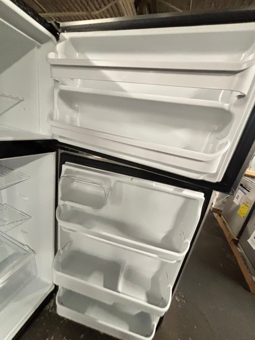 -📢black Friday sale 🦃 FRIGIDAIRE stainless steel TOP FREEZER REFRIGERATOR | 30" 21.cu.ft USED-REFURBISHED /item number #RF210KB