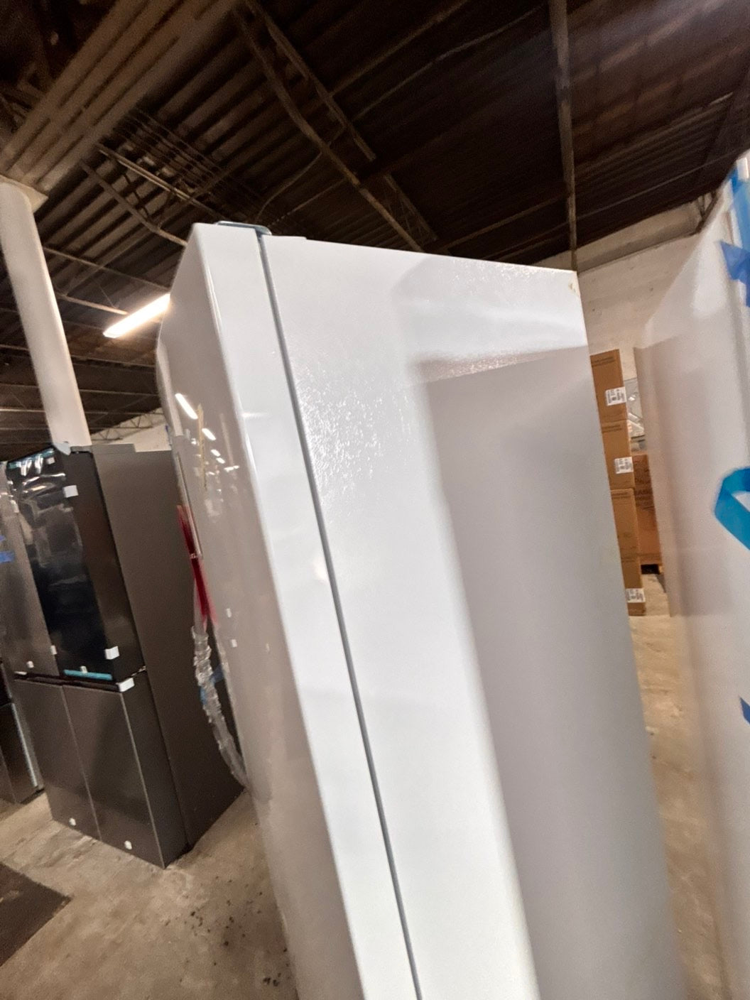 Open box 📦 scratch & dent 33’”in. 20 cu. ft. Garage Ready Freezer in White with Temperature Alarm and Auto-Close Door, ENERGY STAR #FZR43SBB