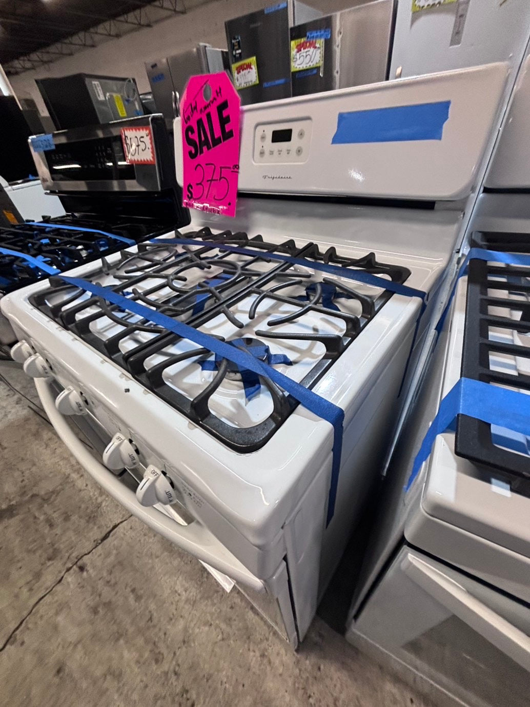 >*special🔥frigidaire Gas range 5 burner  bake ,broil Hi/Lo self clean in used-Refurbished 30” #BG776B