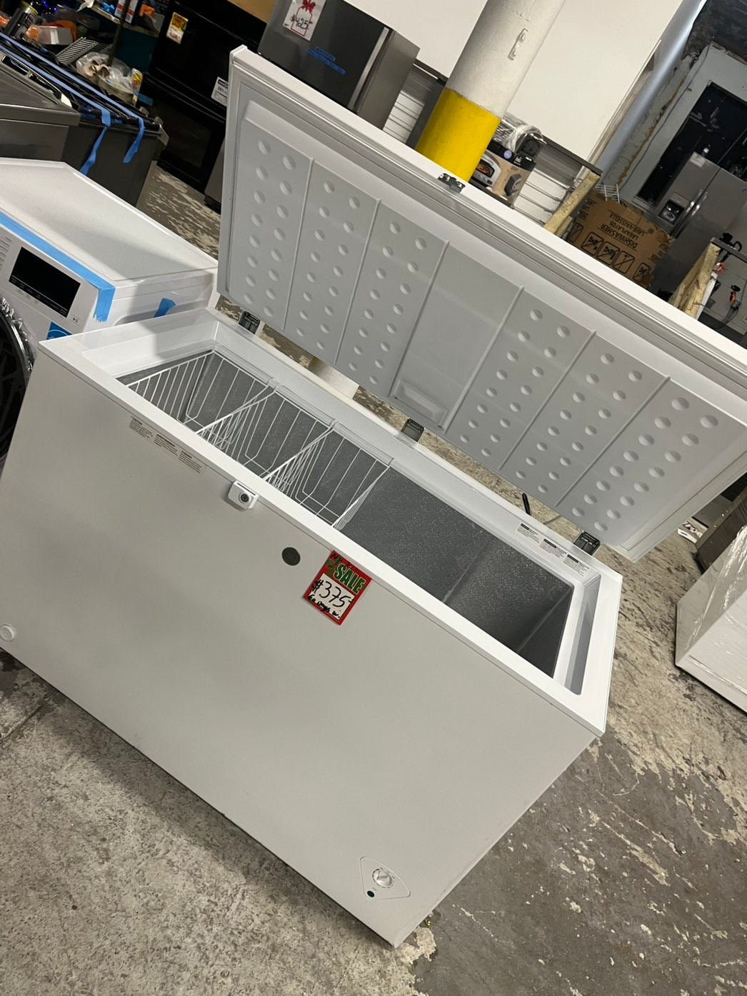 🎁🎄Holiday Sale‼️ GE® ENERGY STAR® 10.6 Cu. Ft. Manual Defrost Chest Freezer  white #CH108CVB