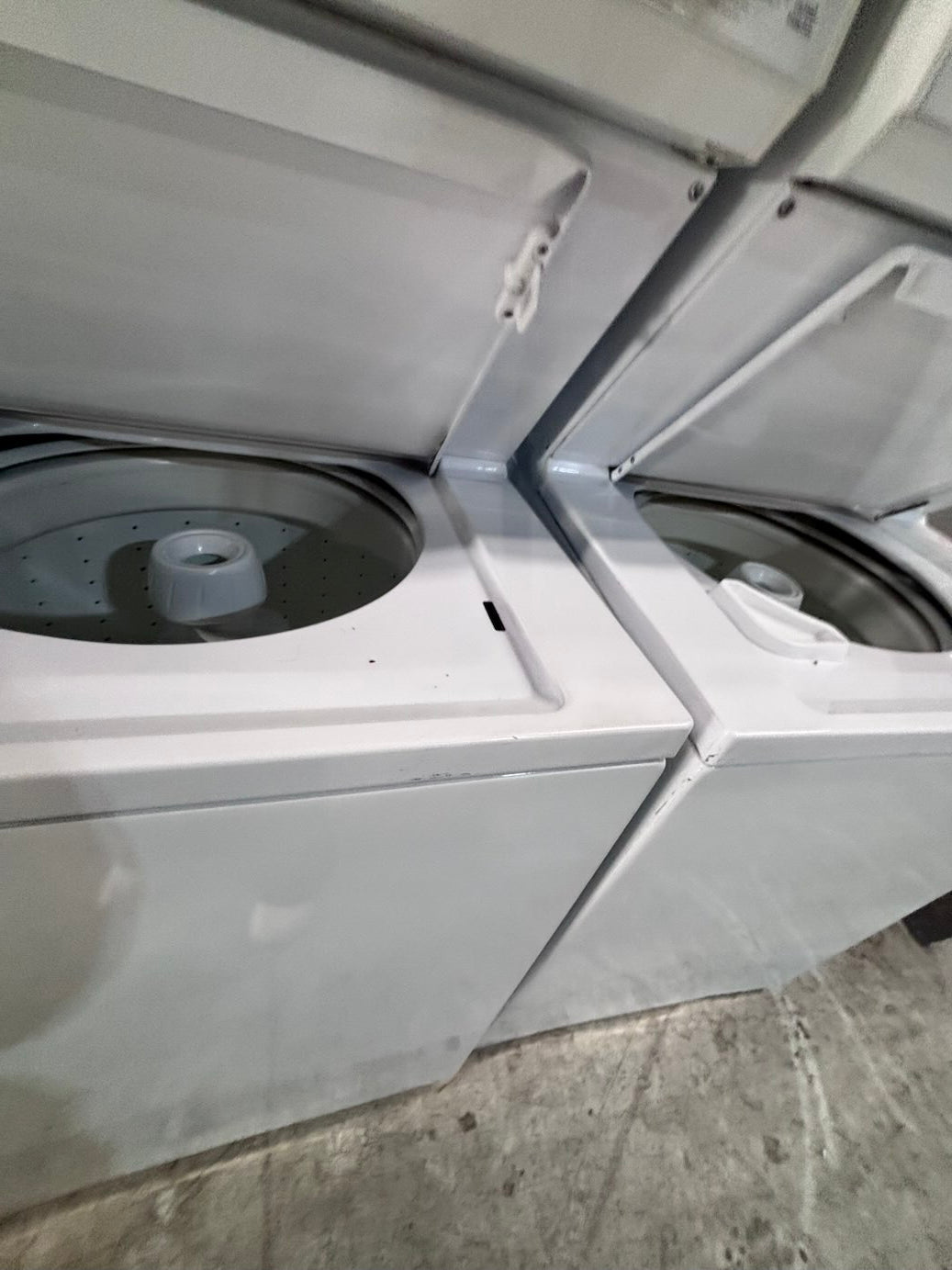 }special 🎈🎈Kenmore used-  refurbished stacked laundry center Electric 220v washer & dryer unit in white 27" #LC27A15B