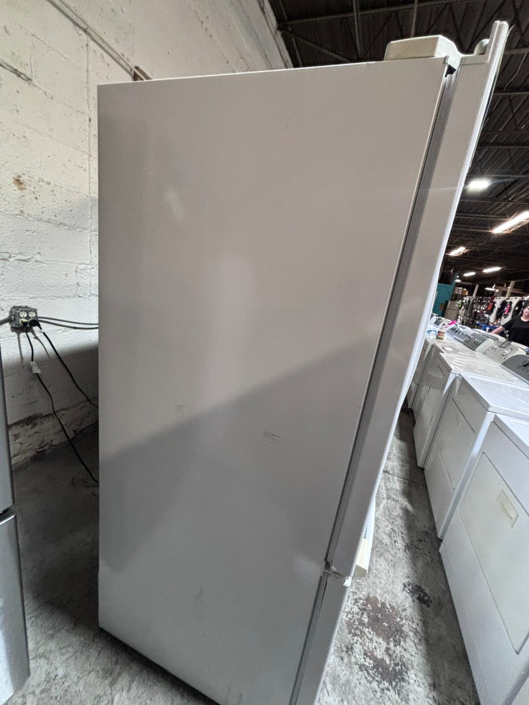 >* special🔥used-Refurbished Whirlpool white 36”w x69h x 29.1/5 depth refrigerator w/ice maker inside 36 “ #FDW4U3B