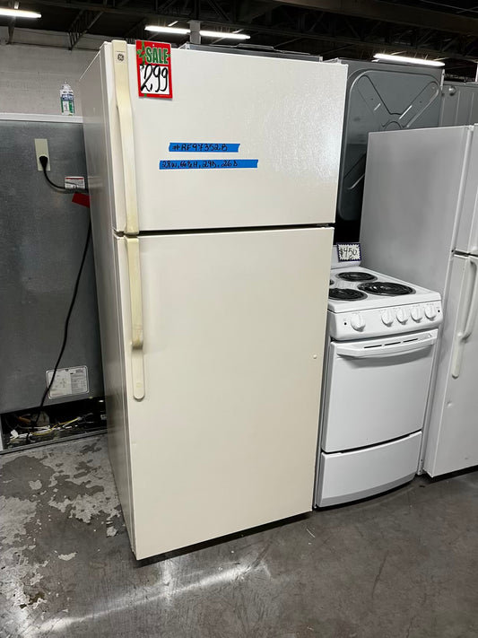 🎄Holiday Sale 🎁 GE top freezer refrigerator in off white used refurbished 28” #RF97352B