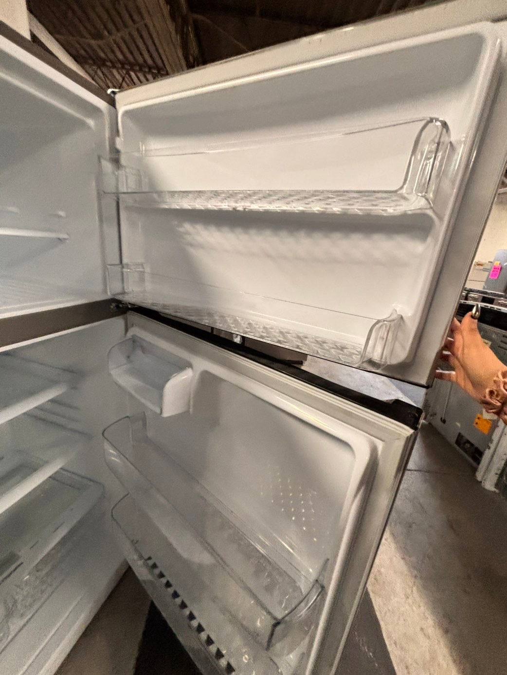 >new open box costumer return scratch & debt LG 33” Top freezer fridge, stainless #RLCF3C2B