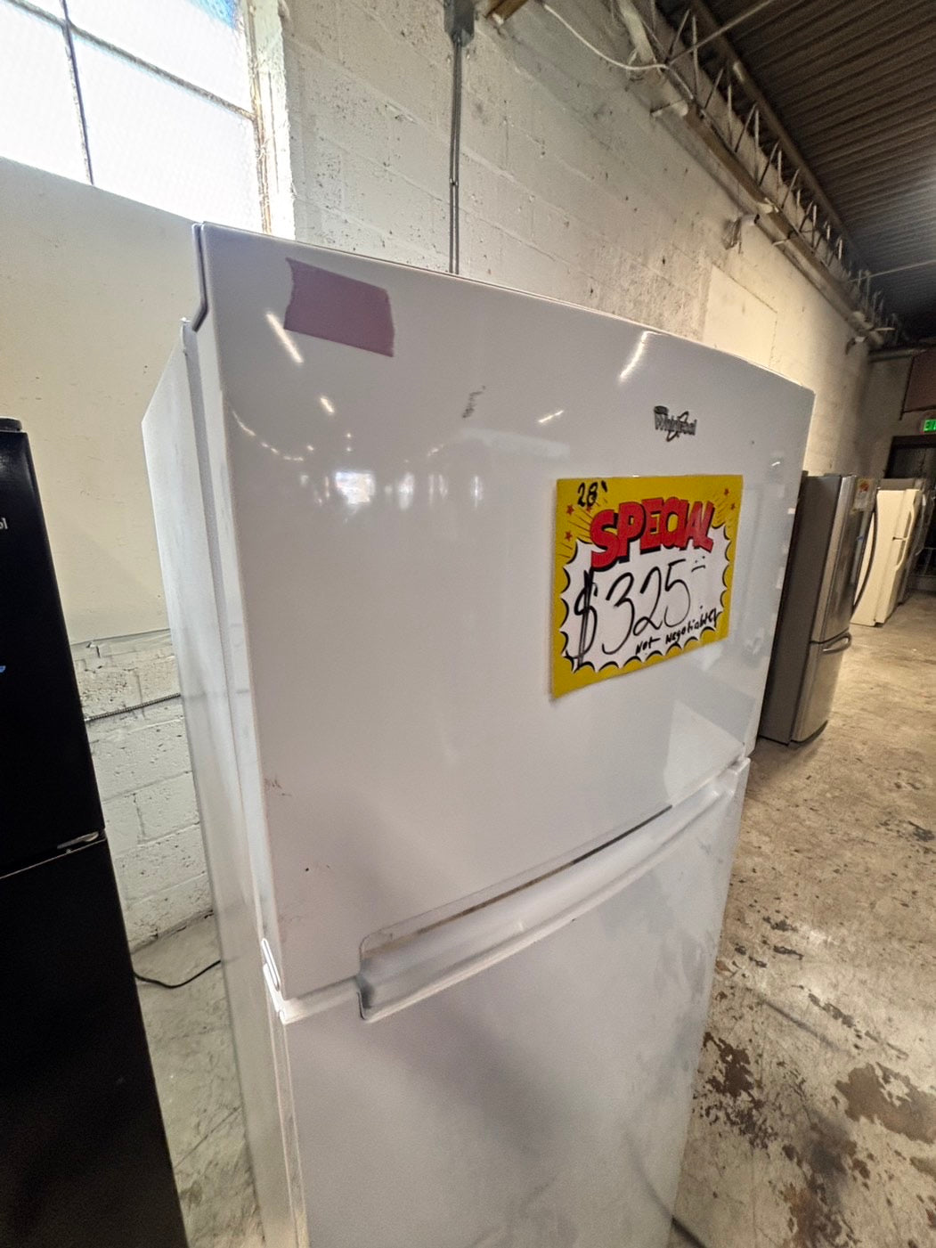 >sale🔥Whirlpool 28”top freezer refrigerator in white color  28" #RFWHP23B