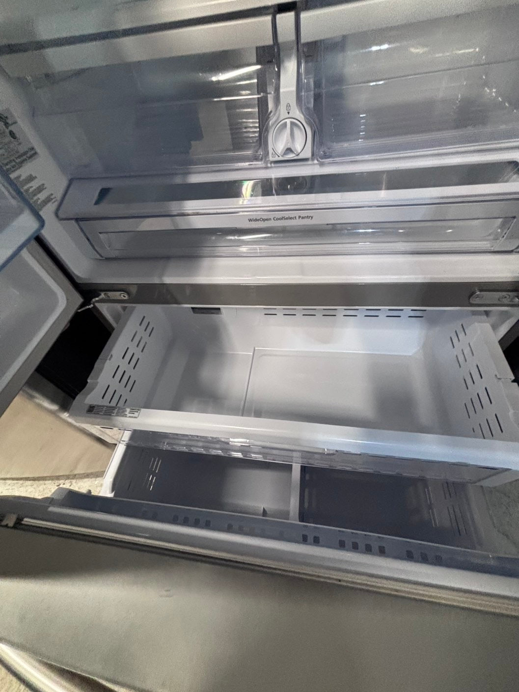 >*36”samsung counter depth French doors  fridge  stainless steel (ice maker & water doesn’t work) doesn’t affect on the others functions. 36” #SA24MAB