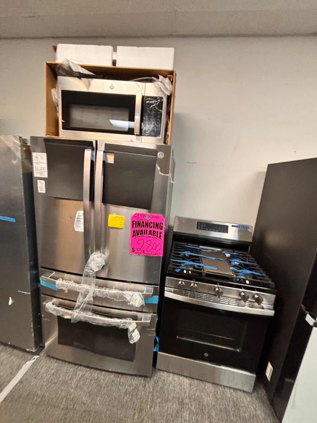>Special 🎈3pc. Combo new open box  -french door 4-doors refrigerator GE 36” w/ice maker & water dispenser inside ,costumer return gas range five burners Airfry  & new open box over the range microwave GE #RFGAX3PC