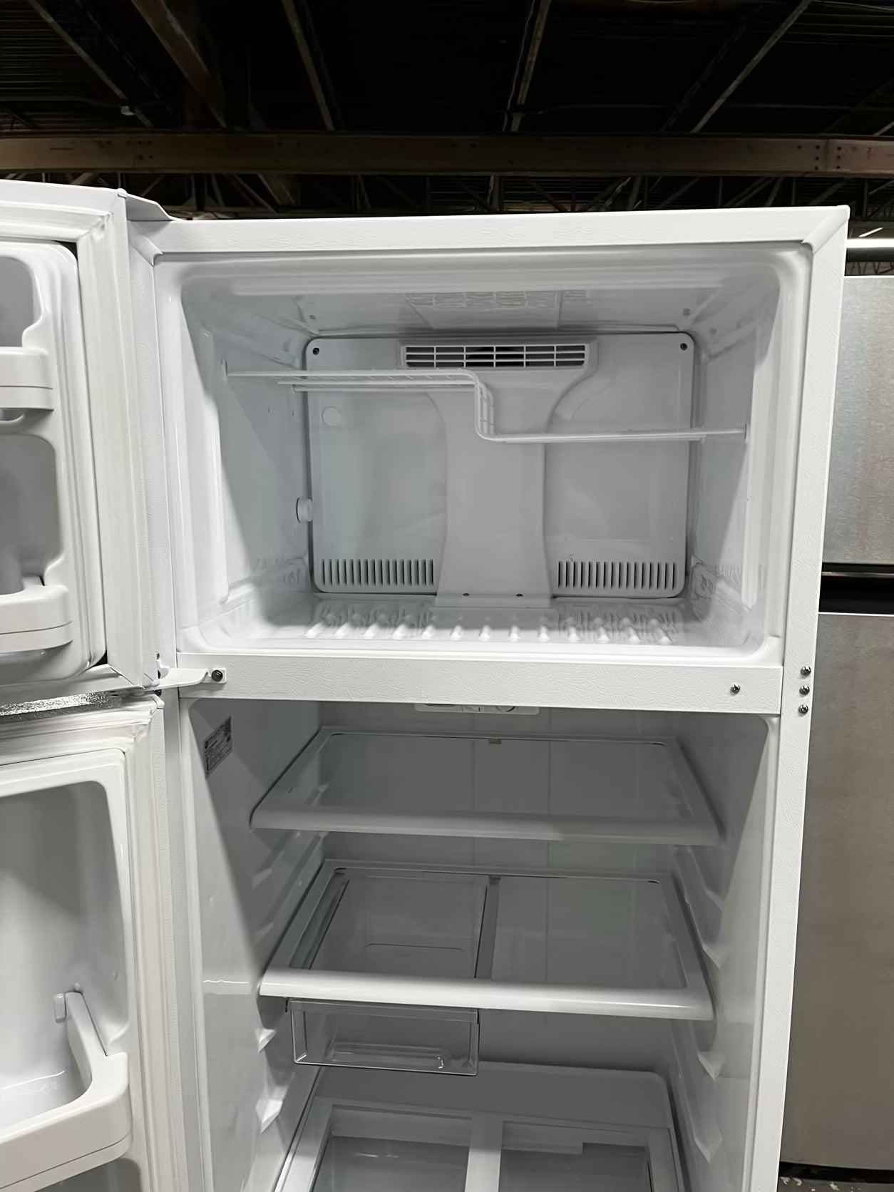 🎄Holiday Sale 🎁 GE top freezer refrigerator in white used refurbished 28” #RF39468B