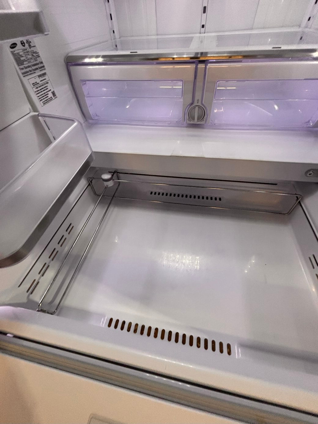 }}Samsung used-Refurbished 36”w x69h x 30” 4 doors  refrigerator white  w/ice & water dispenser  (👀The numbers on the screen are only partially visible).  #SSWF73B