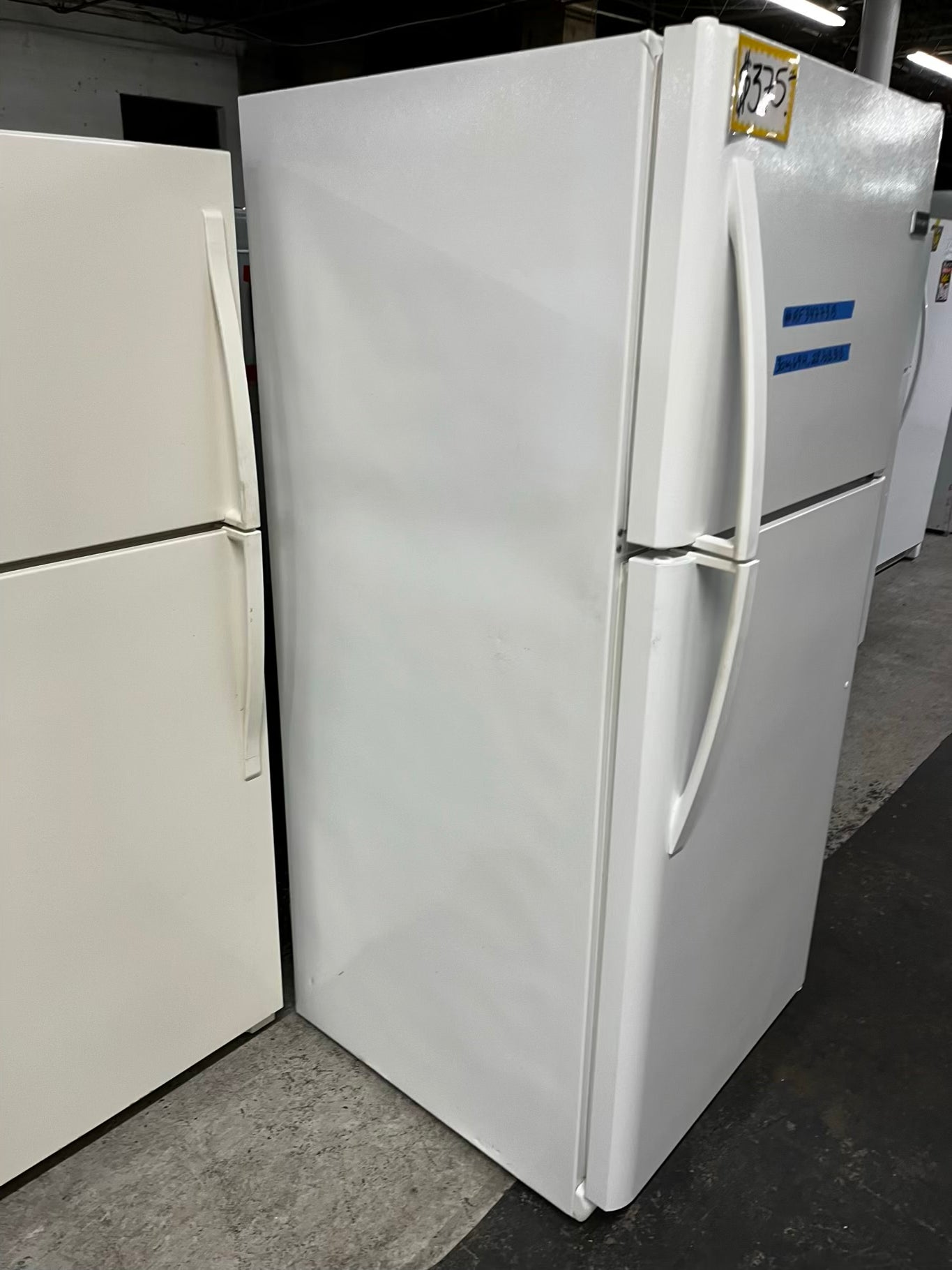 * Frigidaire top freezer refrigerator in white no ice maker 30" #RF34773B