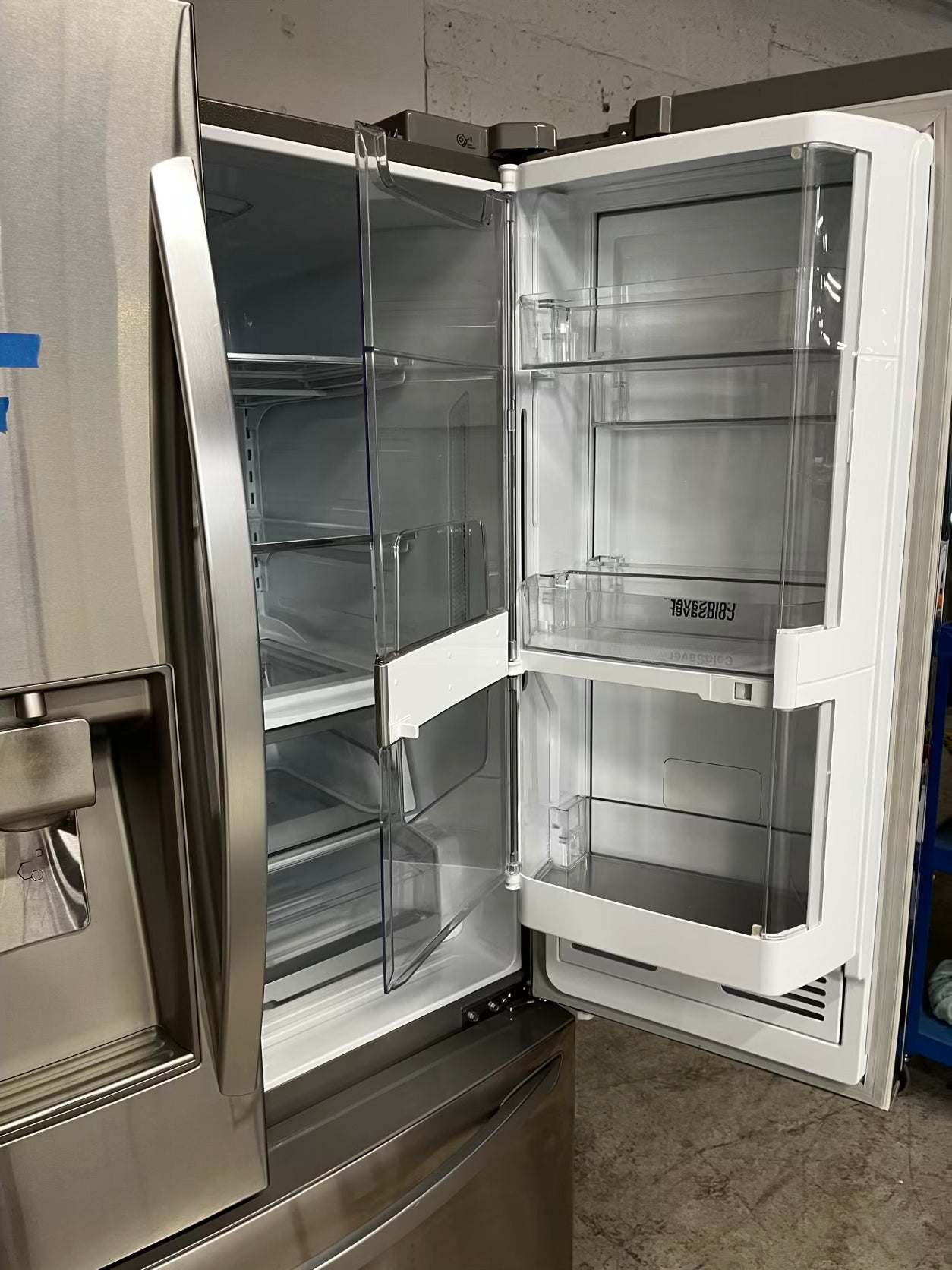 LG French door Refrigerator stainless steel Showcase w/ ice water dispenser 36" #RF53421B