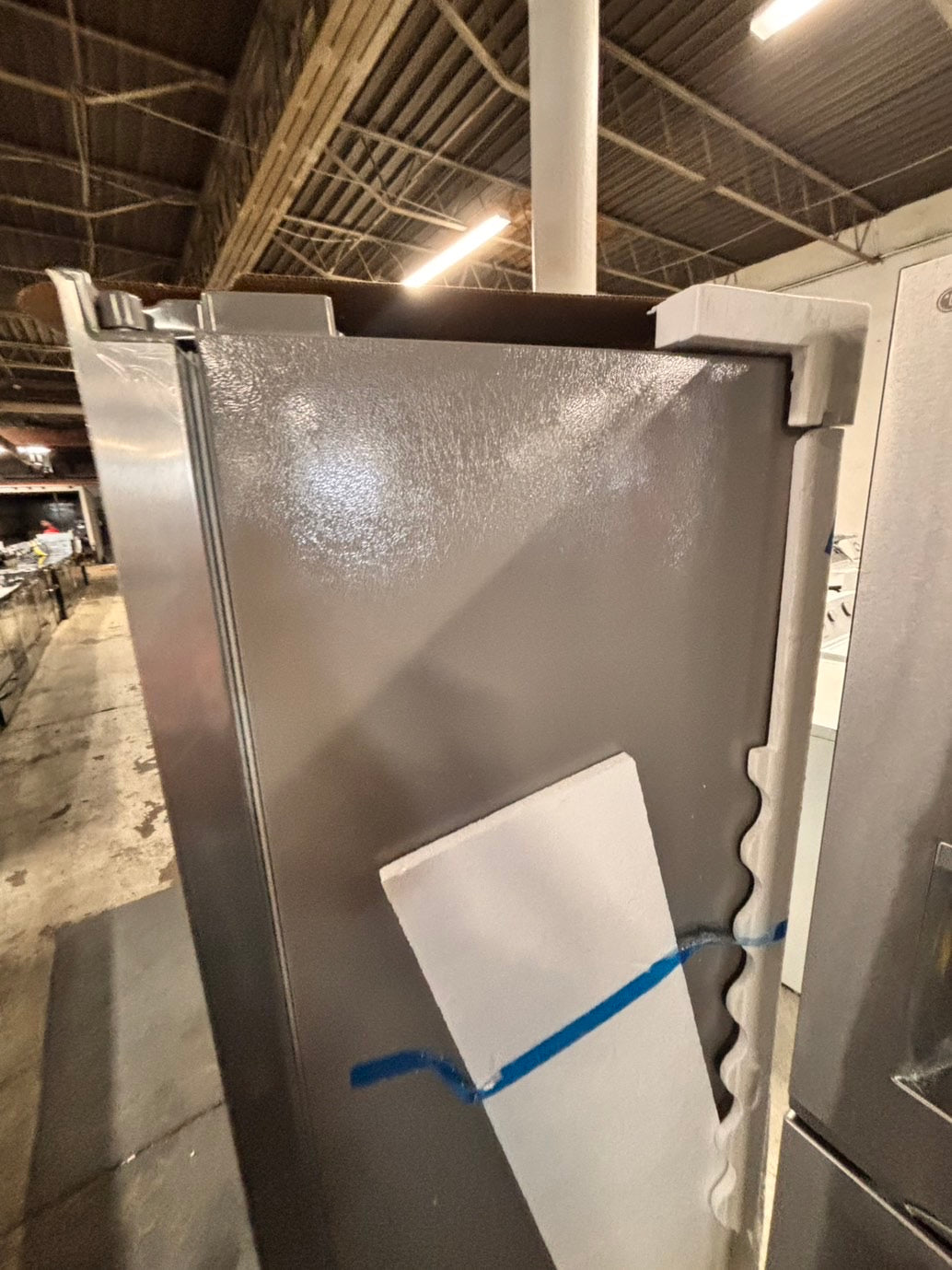 >newOpen Box 📦 | scratch & dent Frigidaire full size  36”in. Side-by-Side Refrigerator in Stainless Steel with iced maker & water dispenser #RF261FB