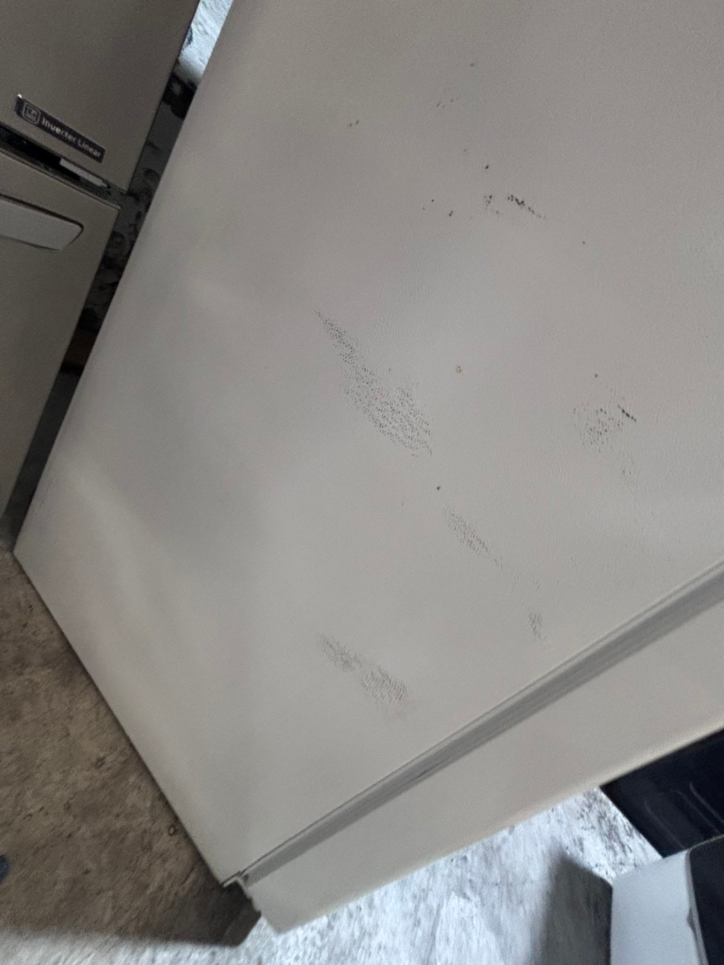 >>36” GE side by side Refrigerator and freezer white  w/ice water dispenser 36” #ARW663B