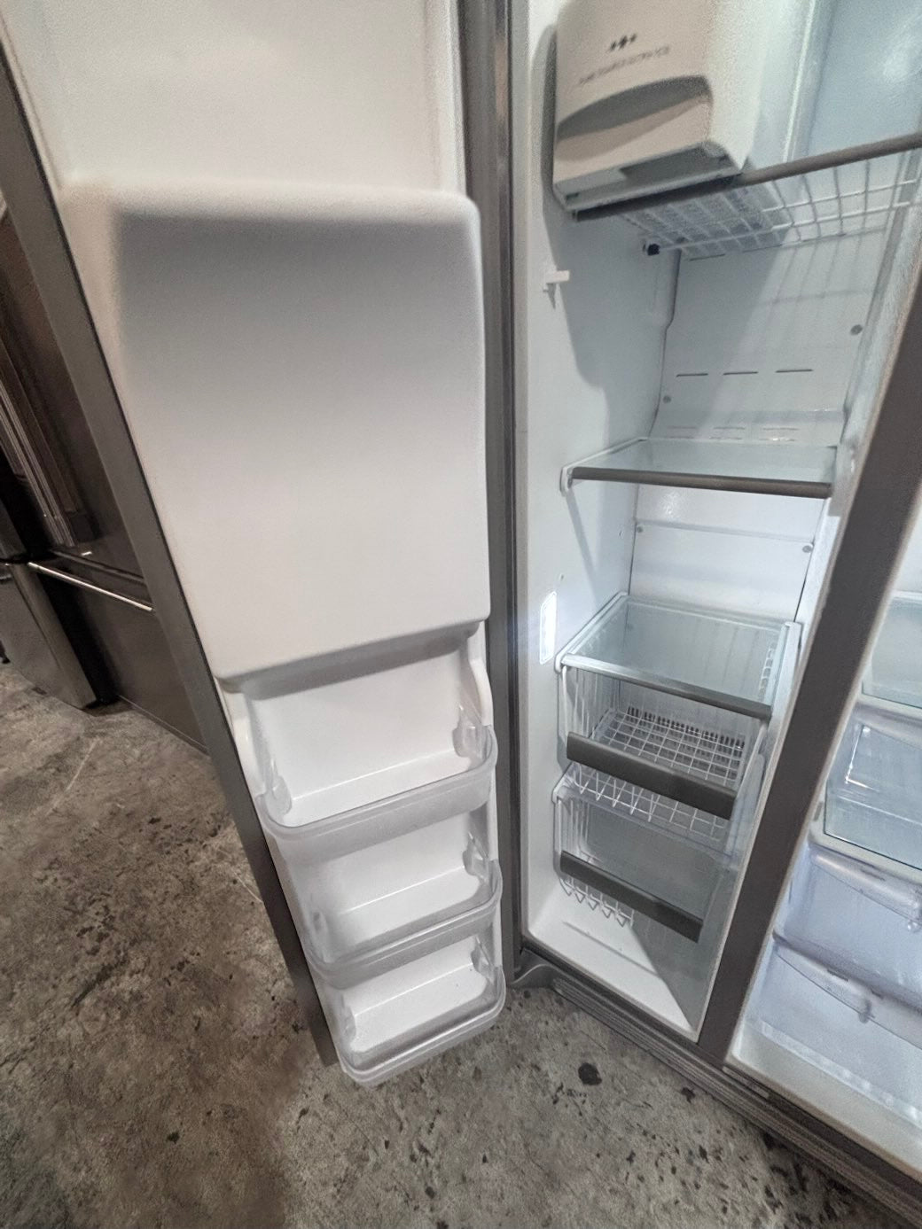 } sale🎈36”x 68.1/2 “Frigidaire side by side fridge counter depth fridge with ice 🧊 & water 💦 dispenser working 💯  #FAS41VB