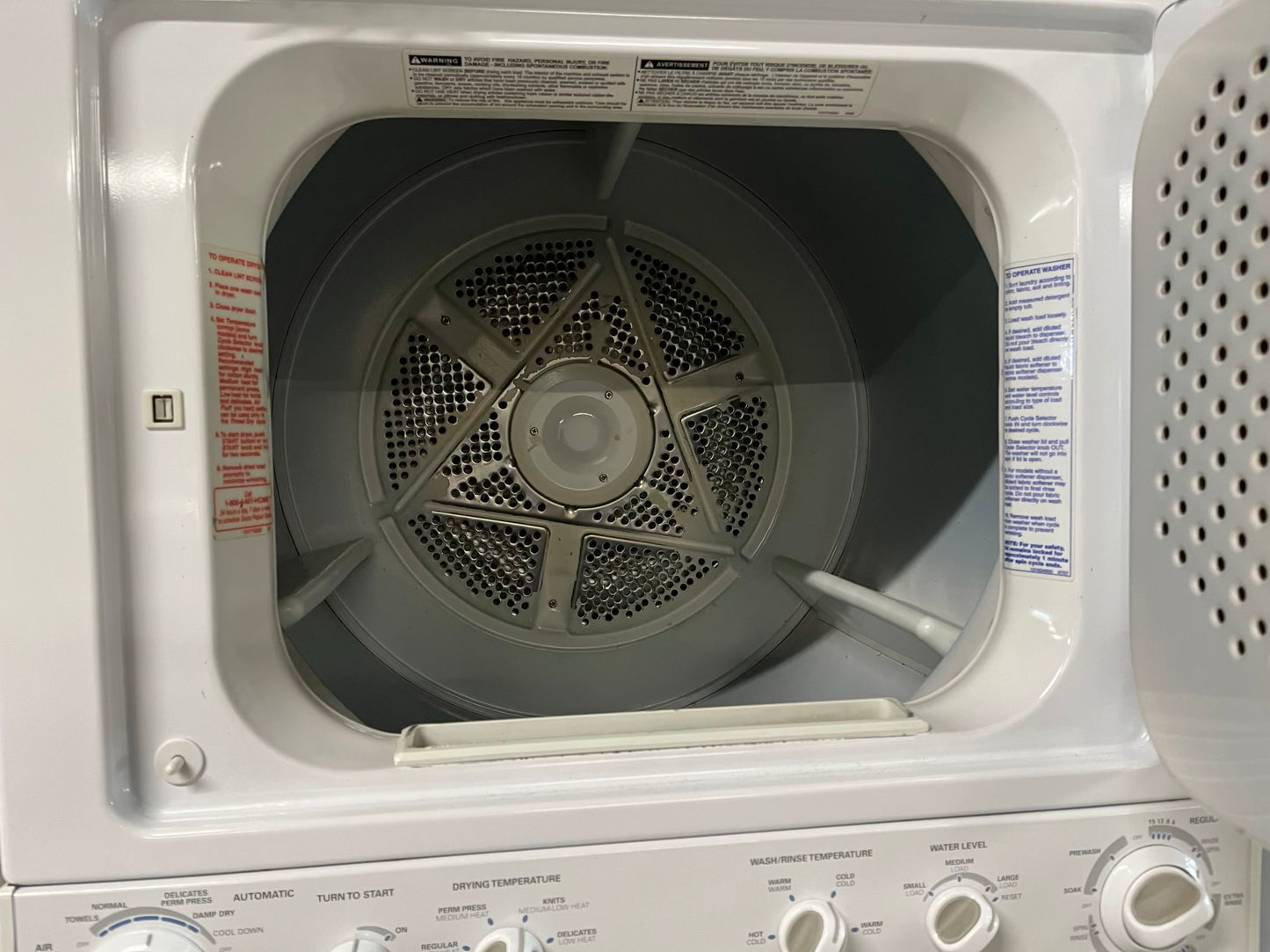 Kenmore stacked laundry center Electric 220v washer & dryer set in white 27' #LG235CB