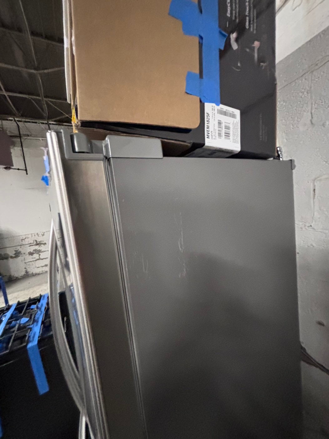 >special 3pc. Combo =LG French door Refrigerator counter depth  w/ ice water dispenser 36",gas stove 5 burners & new the range microwave all same brand  #ARF31B3PC