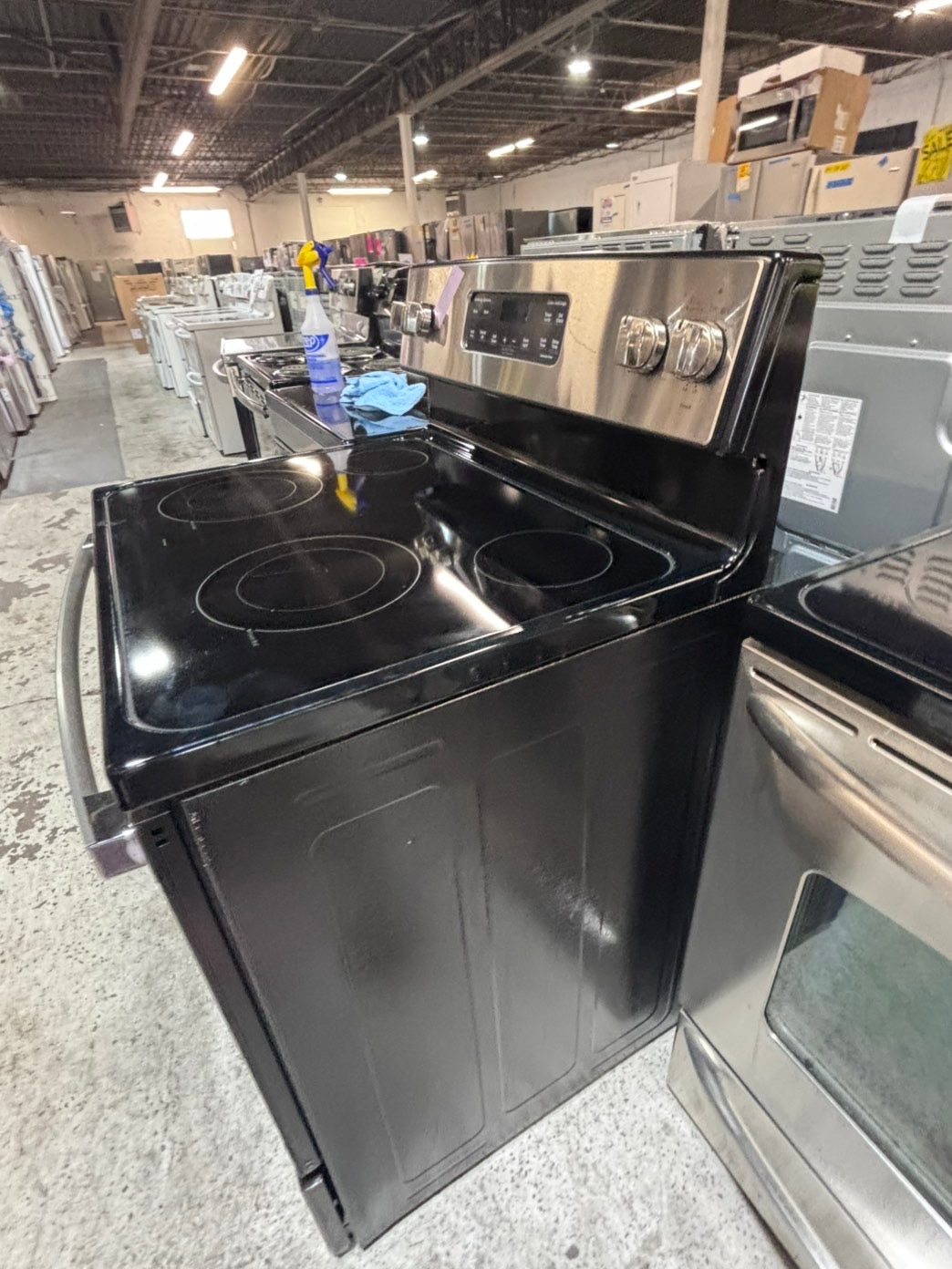 >*GE electric 220v glass top range 4 burner  bake Broil roast self clean stainless steel 30" Refurbished #EGNY33B