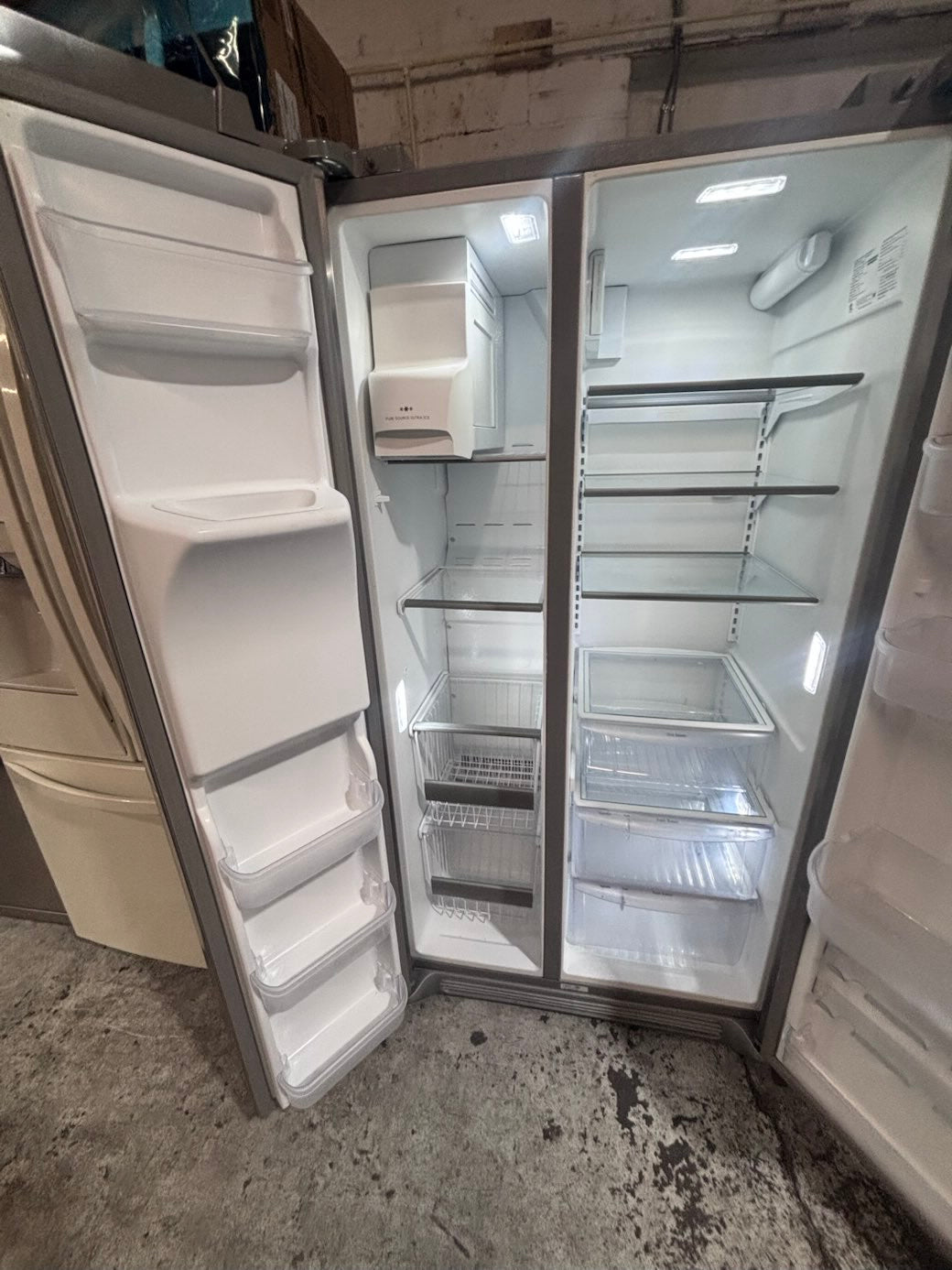 } sale🎈36”x 68.1/2 “Frigidaire side by side fridge counter depth fridge with ice 🧊 & water 💦 dispenser working 💯  #FAS41VB