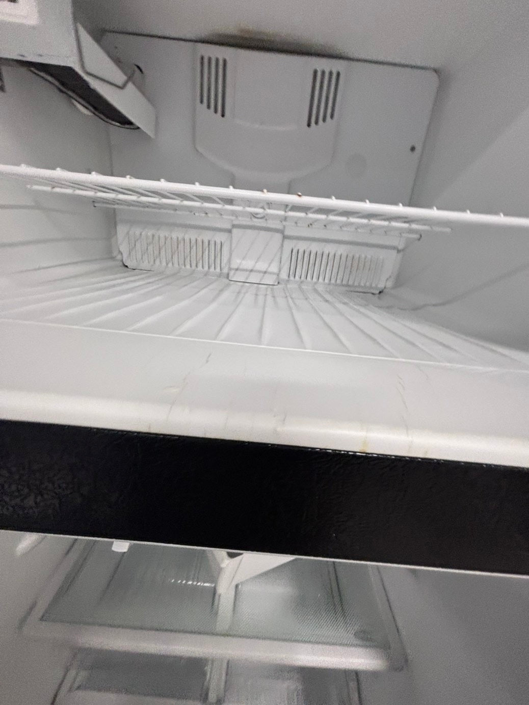 >sale🎈frigidaire  30”18cu.ft -top freezer refrigerator with ice maker black  color    -used refurbished 30” #FF9876B