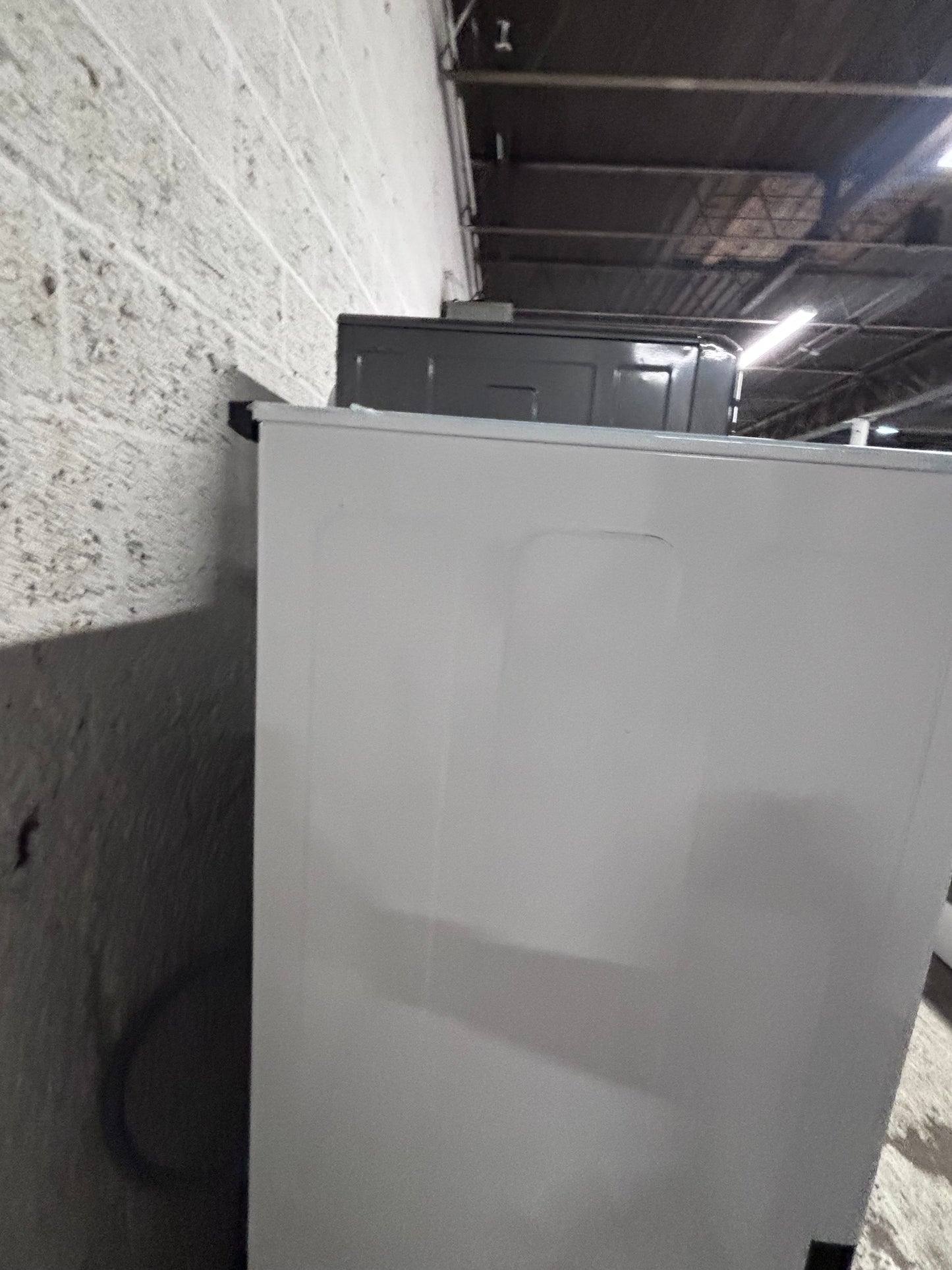 >>LG TQ 24” x 65h wash-tower (washer & dryer) 220v washer & dryer set used -in  white 24" #WTLT9B