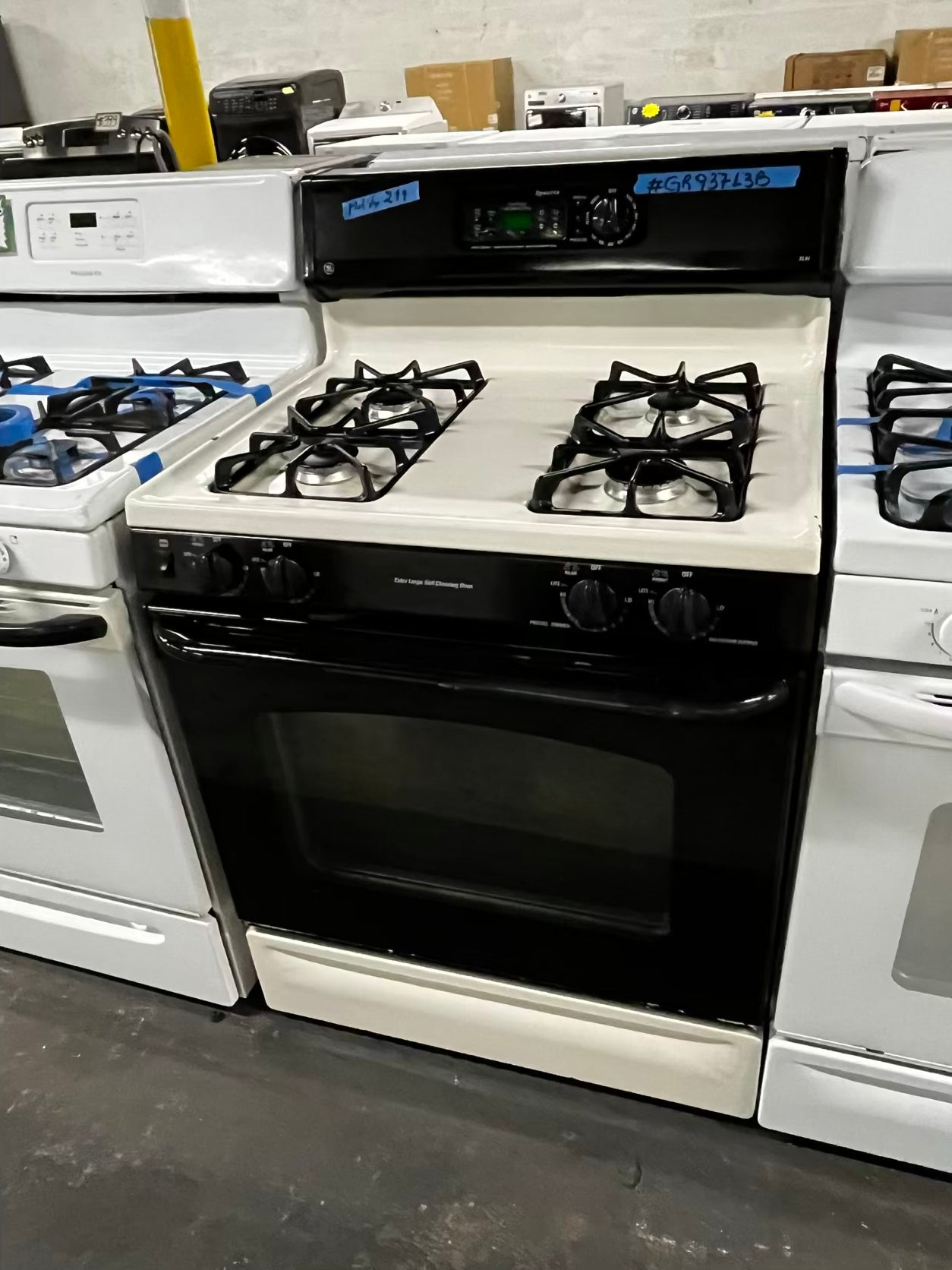 *🎄Holidays Sale 🎁 GE Gas range 4 burner bake broil self clean in black & off white used-Refurbished 30” #GR93713B