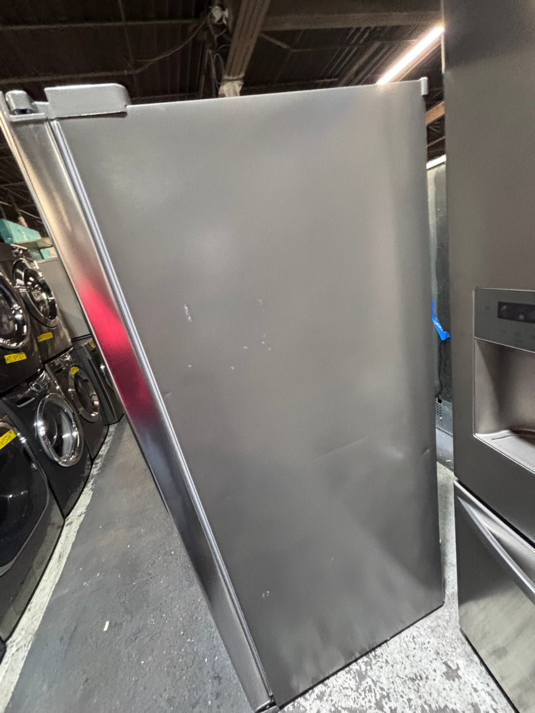 }SALE🔥🔥LG 33”x 66.1/2 h x 29”depth side by side Refrigerator and freezer with ice & water #LG33Z73B
