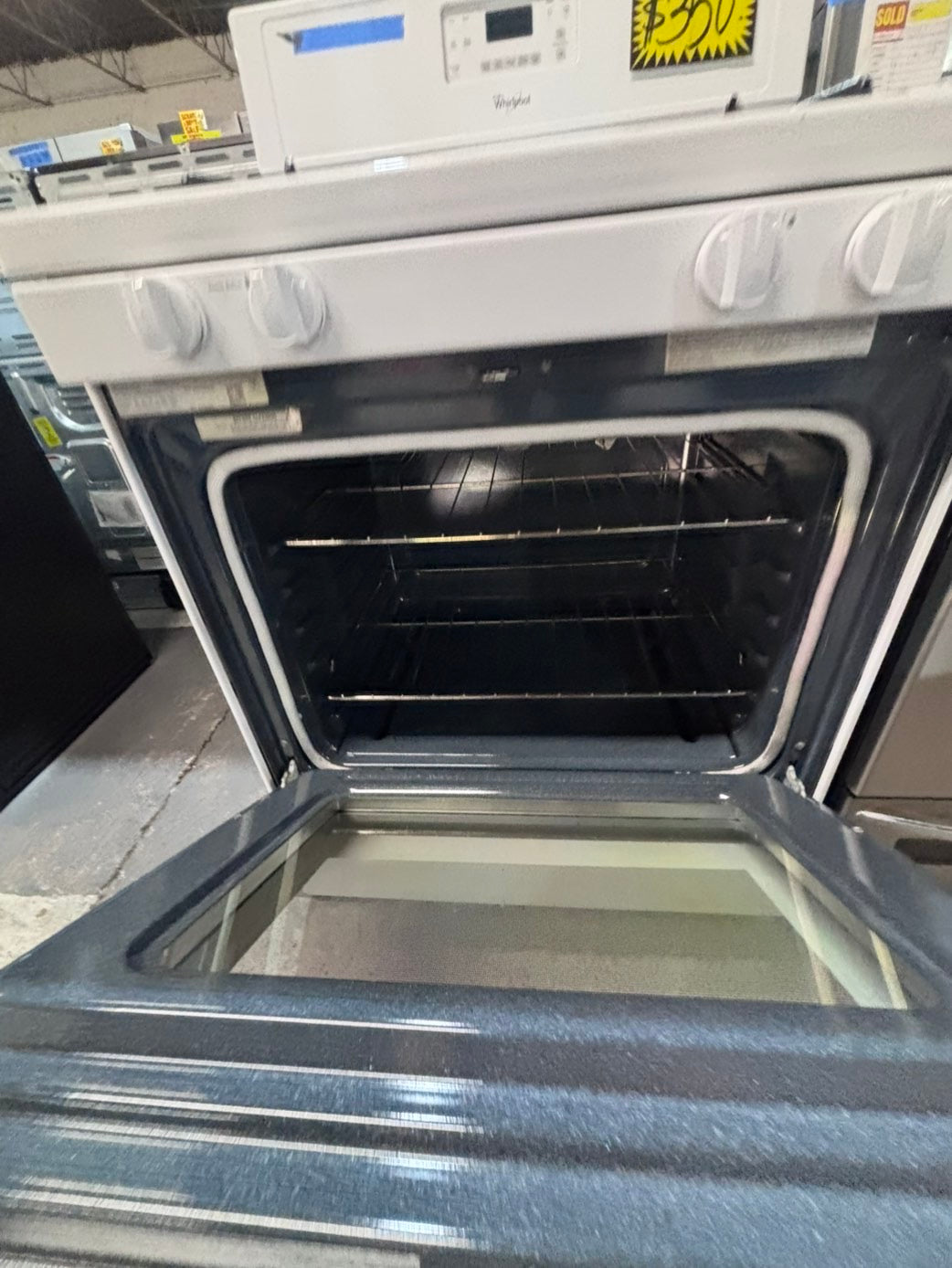 >whirlpool Gas range 4 burner bake broil Hi/Lo self clean in  white used-Refurbished 30” #WG3PR2B
