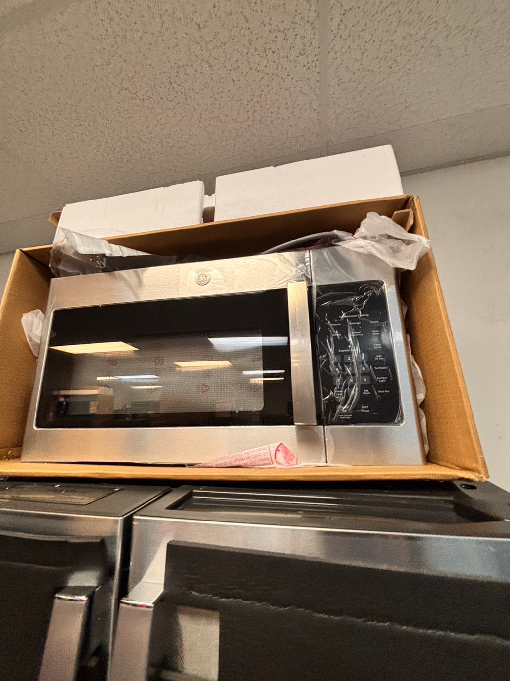 >Special 🎈3pc. Combo new open box  -french door 4-doors refrigerator GE 36” w/ice maker & water dispenser inside ,costumer return gas range five burners Airfry  & new open box over the range microwave GE #RFGAX3PC