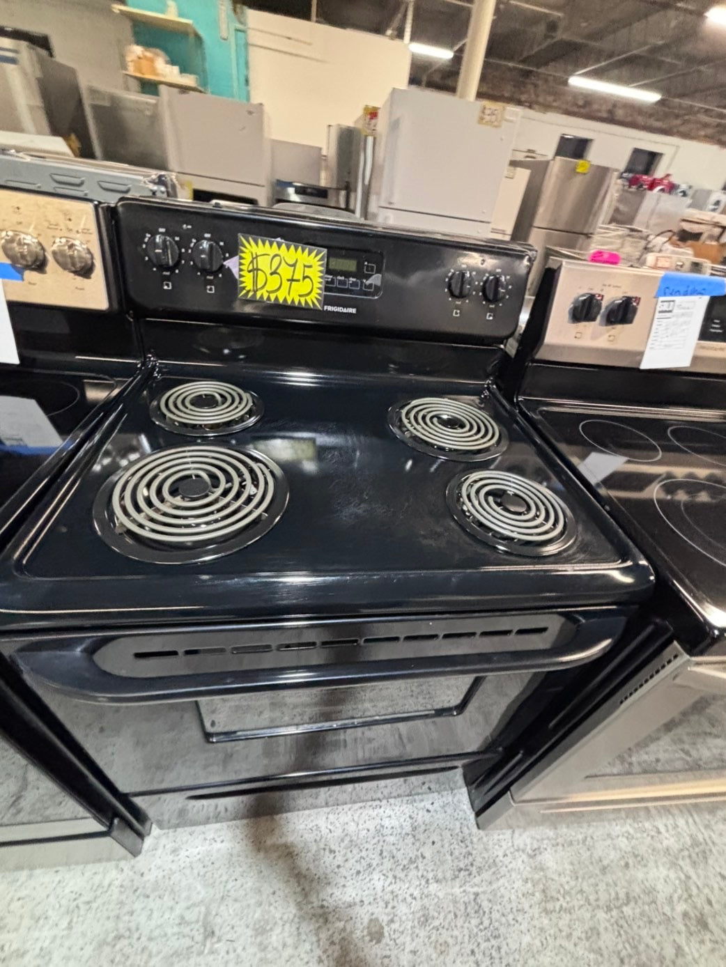 >*frigidaire black  electric coil top range coil 220v bake /Broil 4 burner used-Refurbished  great condition 30" #FBF55B